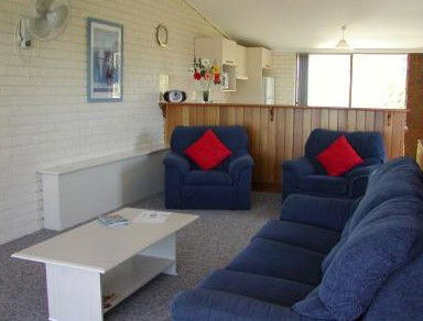 Penguin Mews - Newcastle Accommodation 0