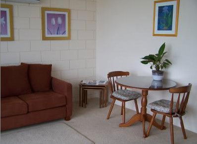 Penguin Mews - Newcastle Accommodation 5