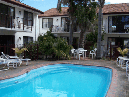 Peninsular Apartments - New Castle Tourism 0