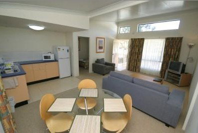 Kelanbri Holiday Apartments - Newcastle Accommodation 4