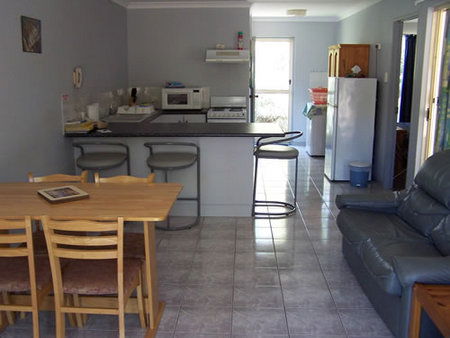 Palm Valley Motel And Holiday Units - Newcastle Accommodation 2