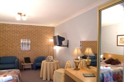 Campbelltown Colonial Motor Inn - Newcastle Accommodation 3