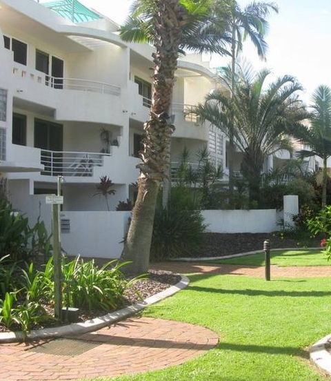 Camargue Beachfront Apartments - New Castle Tourism 1