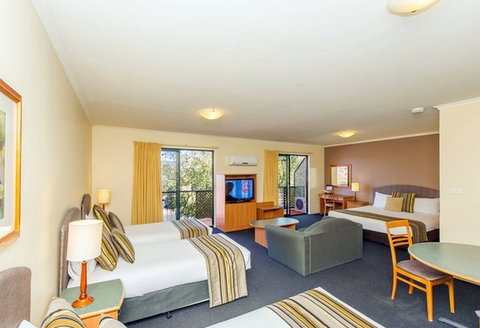 Alpha Hotel Canberra - Newcastle Accommodation 4