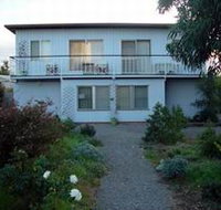 Salty Grape Beach House - Newcastle Accommodation