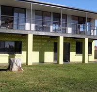 Sea Lime Beach House - Newcastle Accommodation