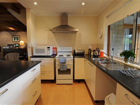 Kangaroo Island Garden Cottages - New Castle Tourism 0