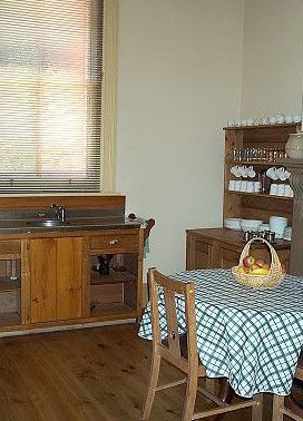 Mount Lofty Railway Station - Newcastle Accommodation 3