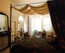 Antoinette's Bed & Breakfast - Newcastle Accommodation 0