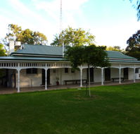 Lake Victoria Station Lodge - New Castle Tourism