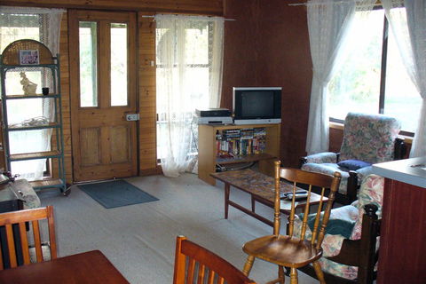 Paddys River Cottage - New Castle Tourism 1