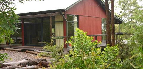 Banjos Bushland Retreat - New Castle Tourism 1