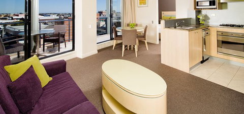 BreakFree On George - New Castle Tourism 2