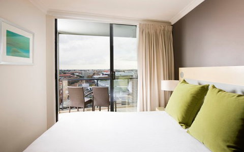 BreakFree On George - New Castle Tourism 5