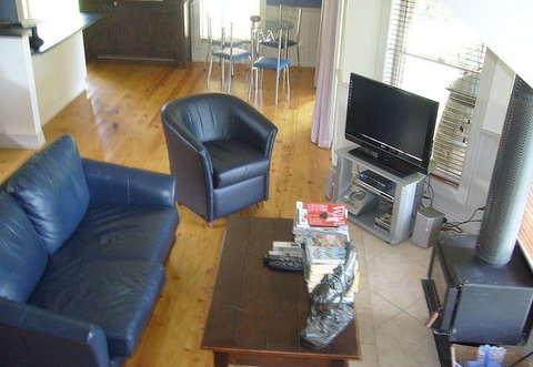 Amazing Country Escapes - Evanslea By The River - Newcastle Accommodation 1