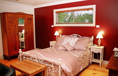 Amazing Country Escapes - Evanslea By The River - Newcastle Accommodation 2