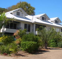 Moore Park Beach Villas on the Beach - New Castle Tourism
