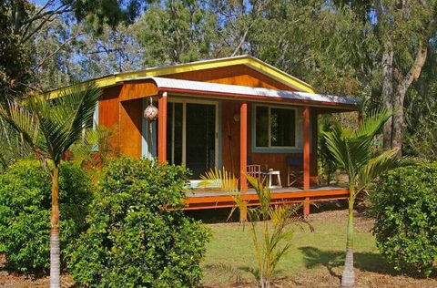 Moore Park Beach Huts - New Castle Tourism 0