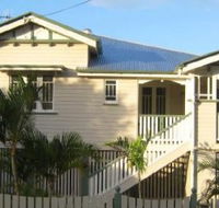 Eco Queenslander Holiday Home and BB - Newcastle Accommodation