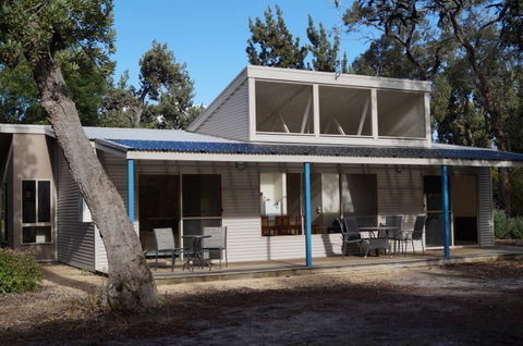 Wattle Point Waterfront Retreat - Newcastle Accommodation 1