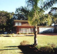 Seaview Holiday Apartments - Newcastle Accommodation