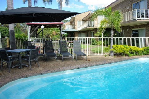 Beachfront Units Merimbula - Newcastle Accommodation 1