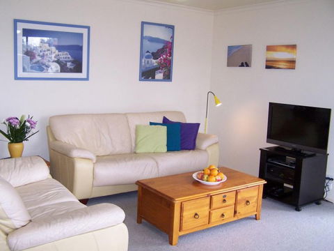 Beachfront Units Merimbula - Newcastle Accommodation 6