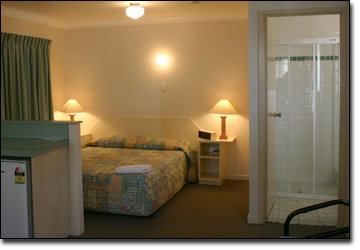 Earls Court Motor Inn - New Castle Tourism 3