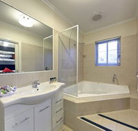 Comfort Inn And Suites Georgian Albury - Newcastle Accommodation