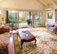 Double Nut Chalets - Newcastle Accommodation