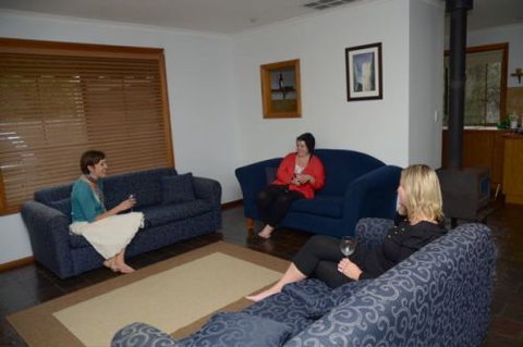 Dune Hideaway - Newcastle Accommodation 4