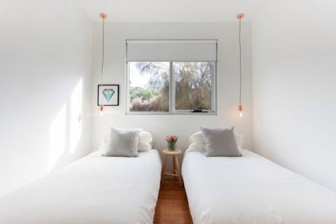 Amour Eva Retreats  - Newcastle Accommodation 9