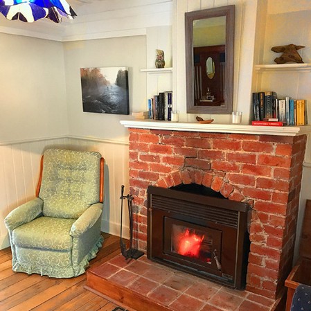 Platypus Playground Riverside Cottage - Newcastle Accommodation 2