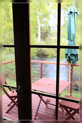 Platypus Playground Riverside Cottage - Newcastle Accommodation 6