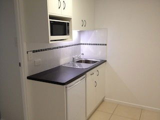 Belle Vue Studio - Newcastle Accommodation 4