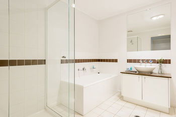 Apartments @ Glen Waverley - New Castle Tourism 0