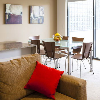 Apartments @ Glen Waverley - New Castle Tourism 32