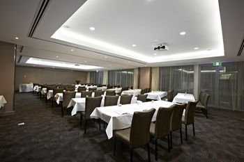 Best Western Premier Hotel 115 Kew - New Castle Tourism 1