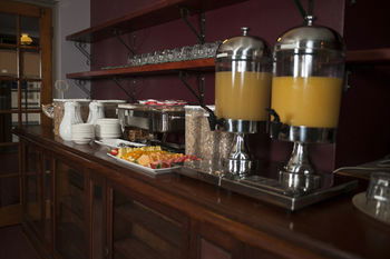 Colonial Terrace Motor Inn - New Castle Tourism 10