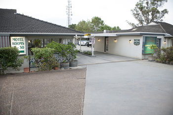Colonial Terrace Motor Inn - New Castle Tourism 12