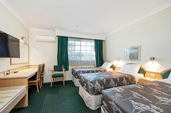 Colonial Terrace Motor Inn - New Castle Tourism 23