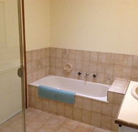 Australian Home Away  Doncaster Elgar - New Castle Tourism