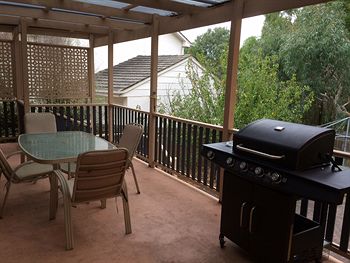 Australian Home Away @ Doncaster Grange Park - New Castle Tourism 1