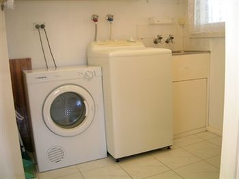 Australian Home Away @ Doncaster Grange Park - New Castle Tourism 3