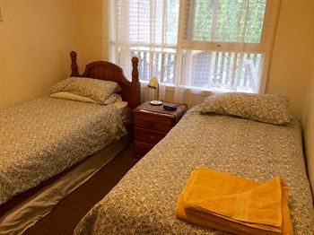 Australian Home Away @ Doncaster Grange Park - New Castle Tourism 6
