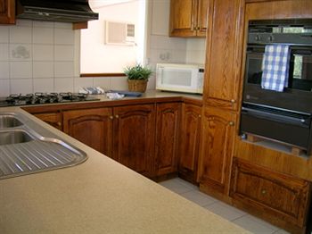Australian Home Away @ Doncaster Grange Park - New Castle Tourism 13