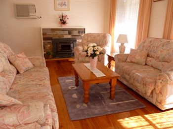 Australian Home Away @ Doncaster Grange Park - New Castle Tourism 15