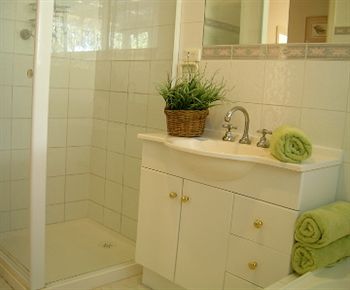 Australian Home Away @ Doncaster Grange Park - New Castle Tourism 20