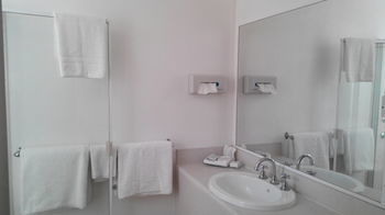 Branxton House Motel, Hunter Valley - New Castle Tourism 10