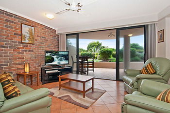 Windward Passage Holiday Apartments - Newcastle Accommodation 35